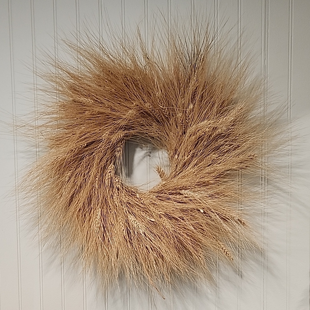 Natural Wheat Holiday Wreath